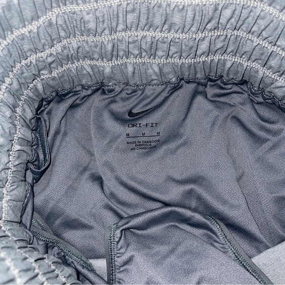 Nike Women's Athlethic high waisted grey running Shorts M - Picture 8 of 10